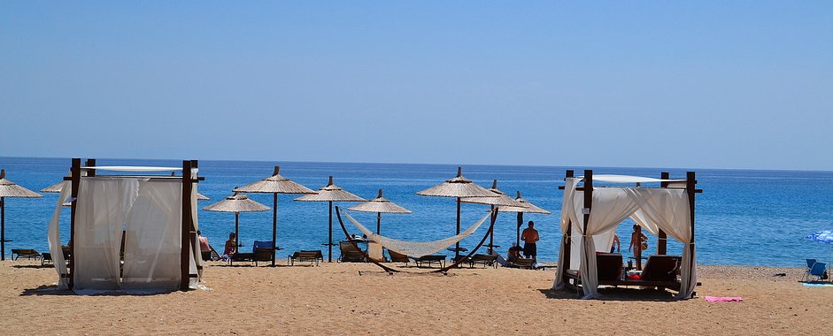 Kefalonia hotels: Skala, 2 bedroom apartments, swimming pool, sea view, bar. Pieno di Luce 