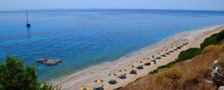 Kefalonia hotels: Skala, 2 bedroom apartments, swimming pool, sea view, bar. Pieno di Luce 