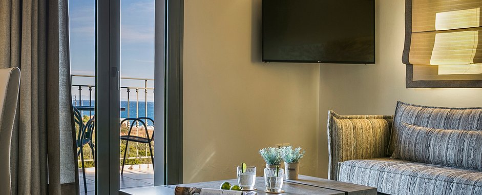 Kefalonia hotels: Skala, 2 bedroom apartments, swimming pool, sea view, bar. Pieno di Luce 