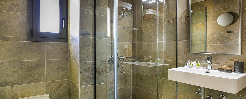 Kefalonia hotels: Skala, 2 bedroom apartments, swimming pool, sea view, bar. Pieno di Luce 